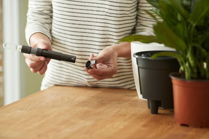 self-watering insert 15cm living noir